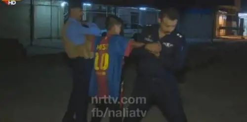 Sotto la maglia di Messi ​una cintura esplosiva: fermato baby-kamikaze in Iraq