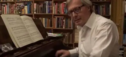 Sgarbi: "I grillini a Roma sono i veri Casamonica"