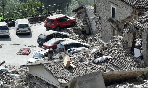 Terremoto, Renzi: "L'Italia piange, ma mostra un cuore grande"