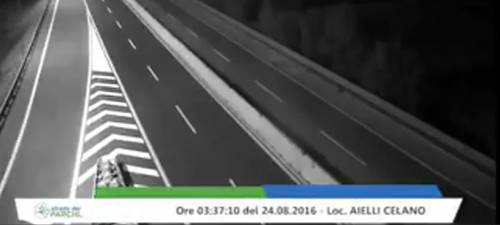 Autostrada, telecamere catturano prima scossa