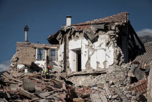 Terremoto, il sindaco di Amatrice: "Nell'Hotel Roma c'erano 32 ospiti"