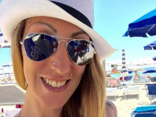 Brescia, ritrovata morta in un cassonetto. Su Facebook: "Mi sento minacciata"