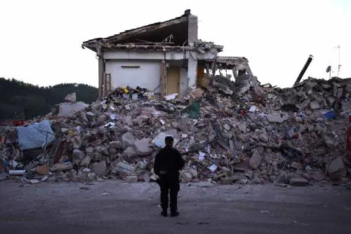 Terremoto, Emma Marrone sensibilizza i fan sui social: foto