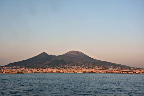 Vesuvio, l'allarme degli esperti: "Se erutta 600mila vittime in 300 secondi"