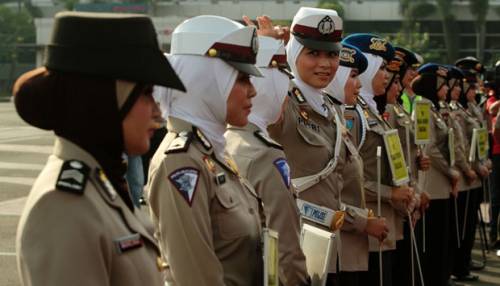 La Turchia dà l'ok al velo in divisa per le poliziotte musulmane