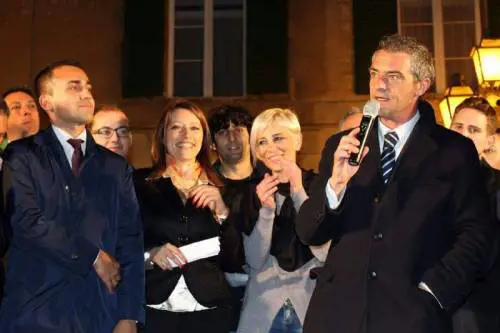 Il grillino Castaldi: "I terremotati ci chiedono di cacciare Renzi"