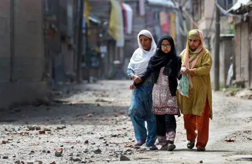 India, il governo alle turiste: "Non indossate la gonna, è a rischio"