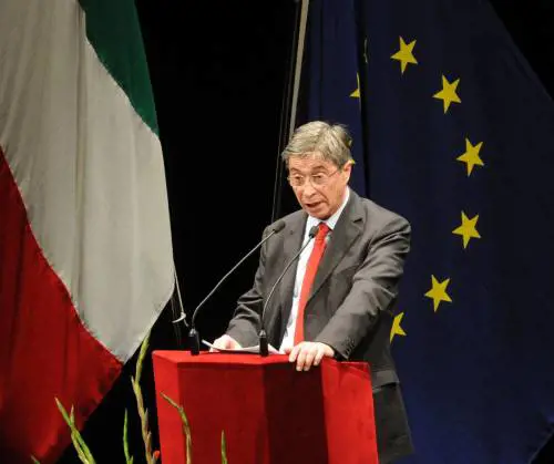 La solidarietà non aiuti solo il Pd