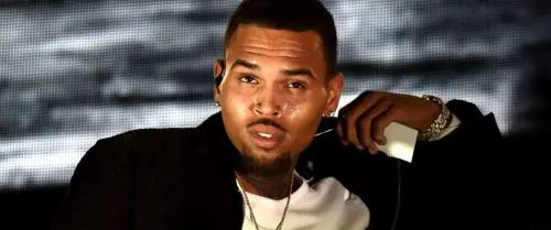 Polizia a casa di Chris Brown dopo la richiesta d'aiuto di una donna al 911