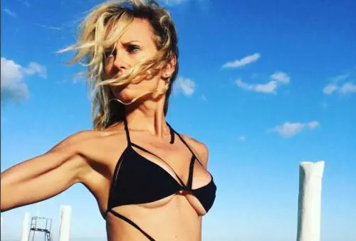 Justine Mattera, il costume è bollente
