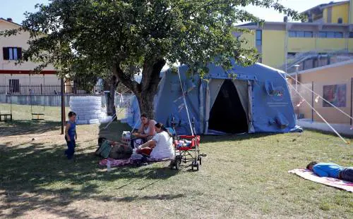 A tavola con i terremotati arrivano gli scrocconi