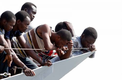 Migranti, boom di richieste d'asilo: +328% in sei anni