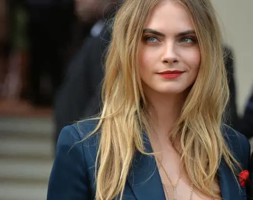 Cara Delevingne: i look e le foto più sexy
