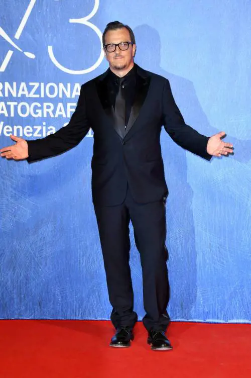 Il video della finta scena di sesso è virale. Gabriele Muccino svela il retroscena cinematografico