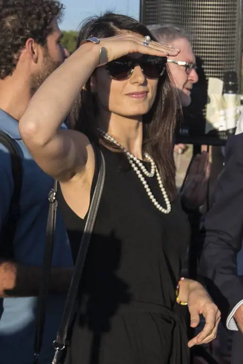 Raggi a consiglieri M5s: "Nomine condivise"