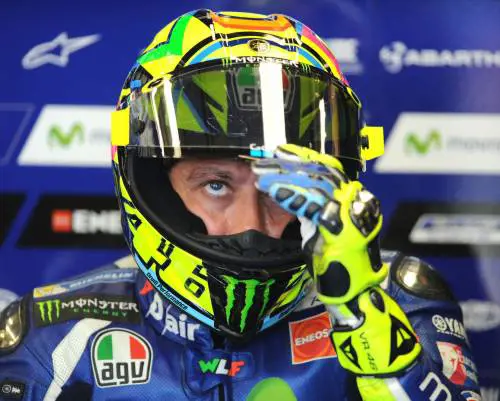MotoGp, Crutchlow pole. Valentino Rossi è secondo