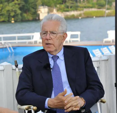 Monti attacca Renzi: "Quando parla di accozzaglia non ha logica"