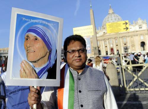 Madre Teresa, storia ​di una santità controversa