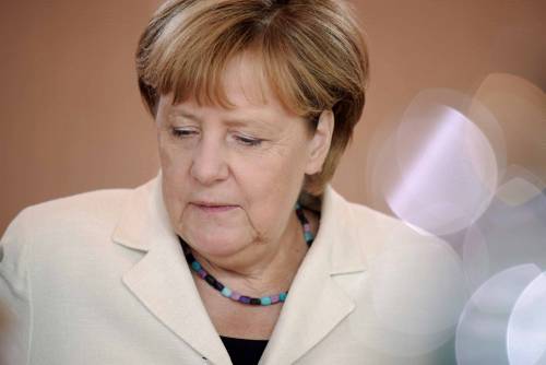 Angela Merkel isolata dal suo partito