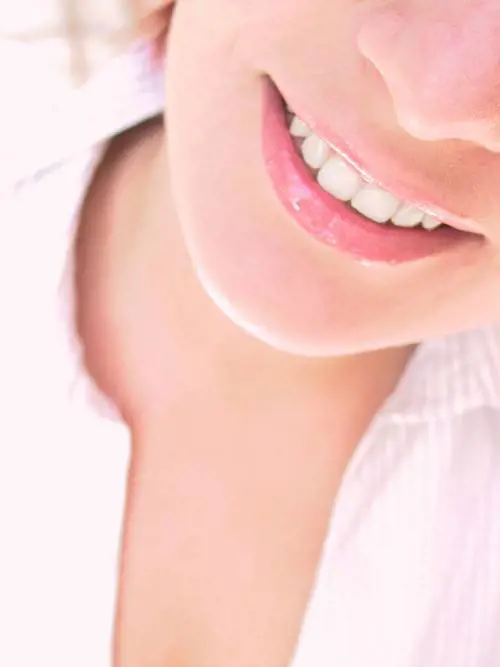 Alitosi: ecco come combatterla