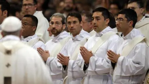 La sinistra tedesca chiede alla Chiesa di eliminare il celibato 