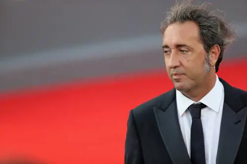 "Gesto pressorio forte". Il dolore di Sorrentino nella firma