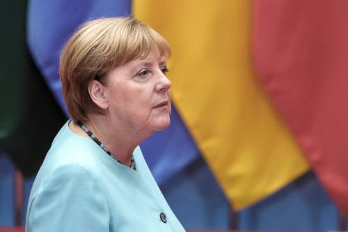 Ora la Csu è in rivolta: Merkel sempre più sola
