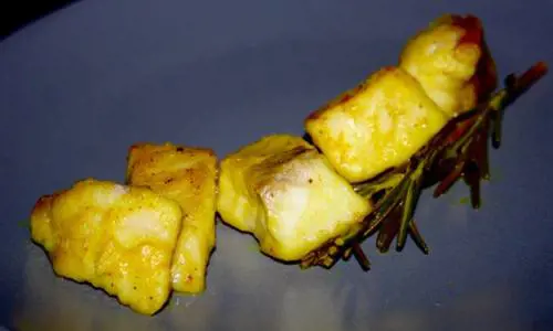 Dadolata di storione al limone e curcuma