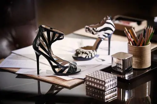 La guerra del tacco dodici: la fondatrice cita Jimmy Choo