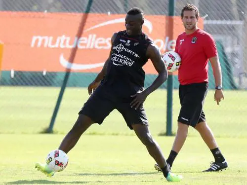 Balotelli e i regali ai nuovi compagni