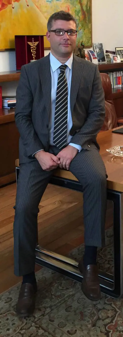 Sconti, promozioni e aperture anti-ressa. Il piano dei negozi per salvare le feste