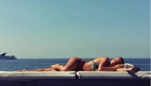 Tania Cagnotto si mostra in topless