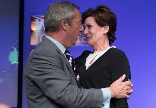 Nigel farage con Diane James, nuova leader dell'Ukip