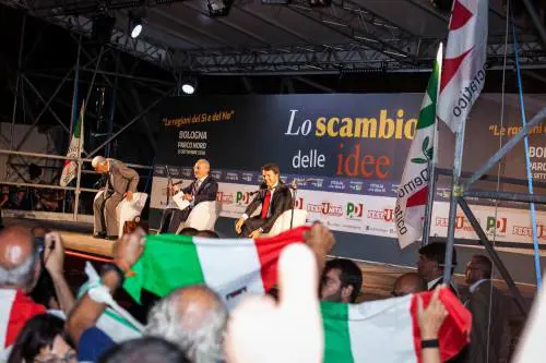 Quei fischi dei militanti Così il leader Pd ha rotto anche con il suo mondo