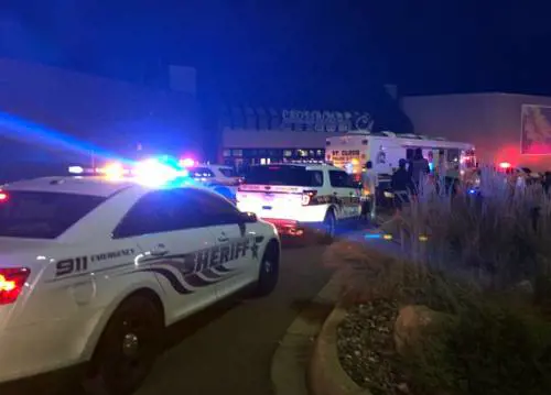 Minnesota, prega Allah e attacca i passanti: orrore al centro commerciale