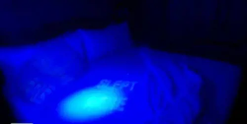 Gli hotel cambiano le lenzuola per ogni cliente? La verità in un video