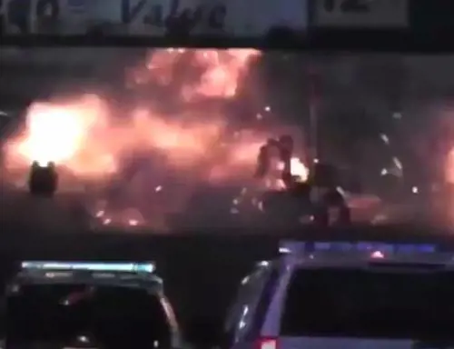 Il robot fa esplodere l'ordigno