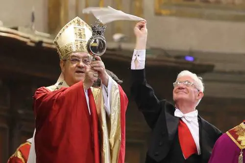 San Gennaro nega il miracolo ai napoletani