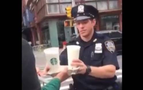 Bombe a New York, caffè ai poliziotti