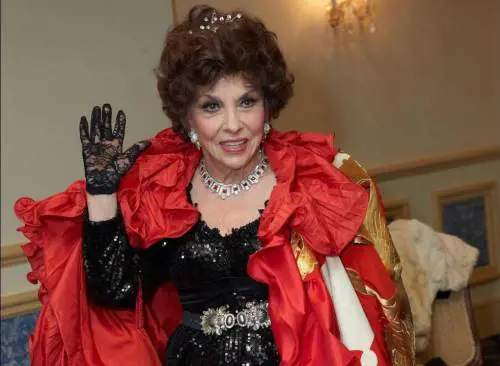 Vita di lusso con i soldi della Lollobrigida: denunciato il manager della diva