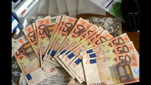 Lo strano caso dei consulenti pagati due volte dallo Stato