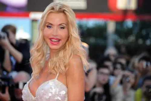 La confessione della Marini: "Mi piace Stefano Bettarini"