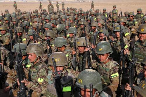 L'Afghanistan fa la pace con i signori della guerra