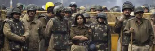 "La polizia indiana difende i criminali, non i turisti" 