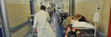 Il compagno di stanza è di colore. Paziente rinuncia all'intervento