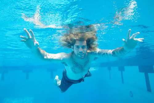 La copertina dell'album dei Nirvana ricreata 25 anni dopo