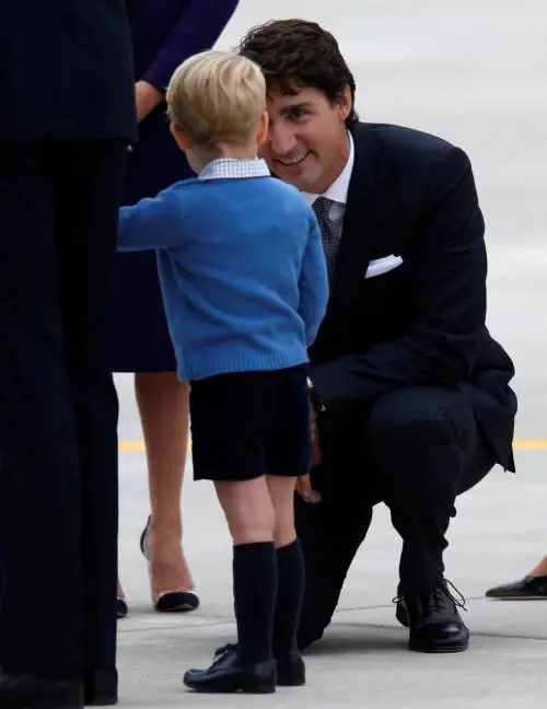 Justin il liberal perfetto tradito dall'elicottero del suo amico Aga Khan