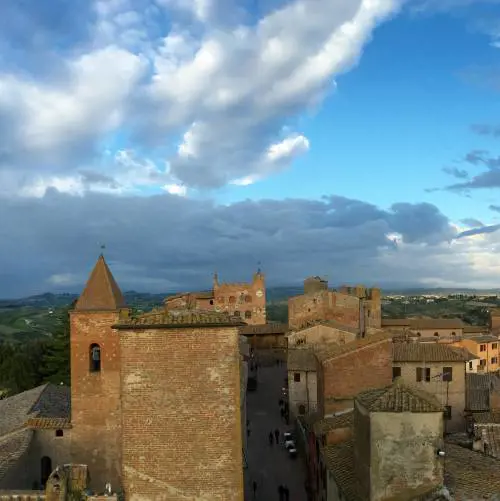 Il borgo medievale dà la caccia al fantasma di Boccaccio