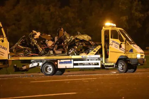 Il tir piomba su due auto: il momento dello schianto