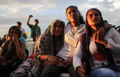 Ribelli delle Farc festeggiano accordo con la Colombia